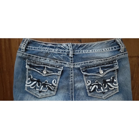 Rue21 Women's 11/12 Curvy Capri Distressed Stretch Cuffed Denim Pants Sz 33x18" - Picture 5 of 5